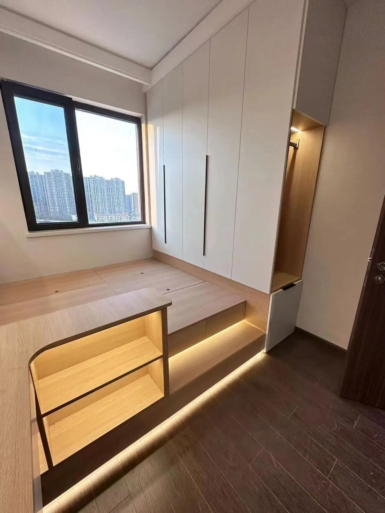 main-image-4